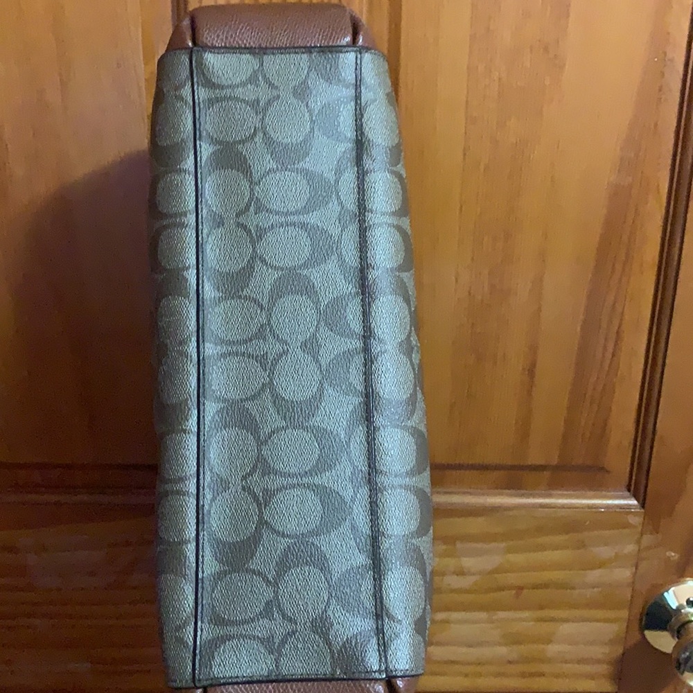 COACH Signature Bag - Picture 5 of 6